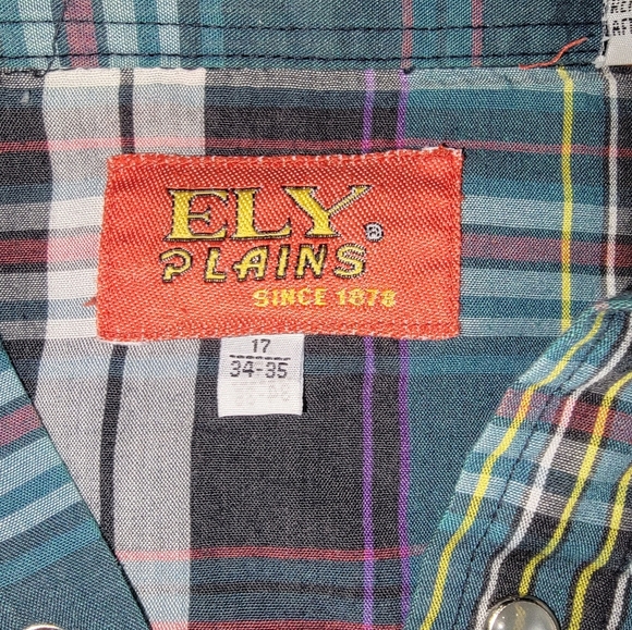 Ely Plains Green and Black Pearl Snap Casual Button Down Shirt - Picture 3 of 8